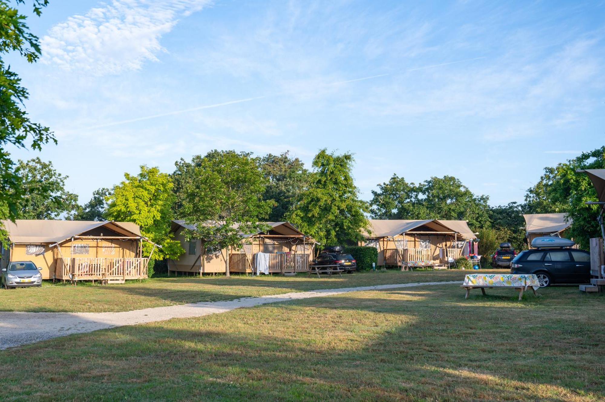 Camping Rcn La Ferme Du Latois Coex ภายนอก รูปภาพ